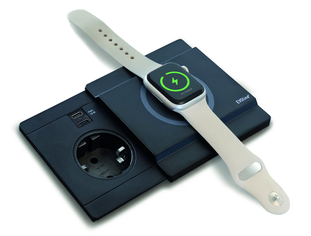 EVOline Circle80 Slide Qi er et nytt smart produkt som i tillegg til stikkontakt, to USB­-ladere (USB-A og USB-C) også har et lokk med hurtig trådløs lading.